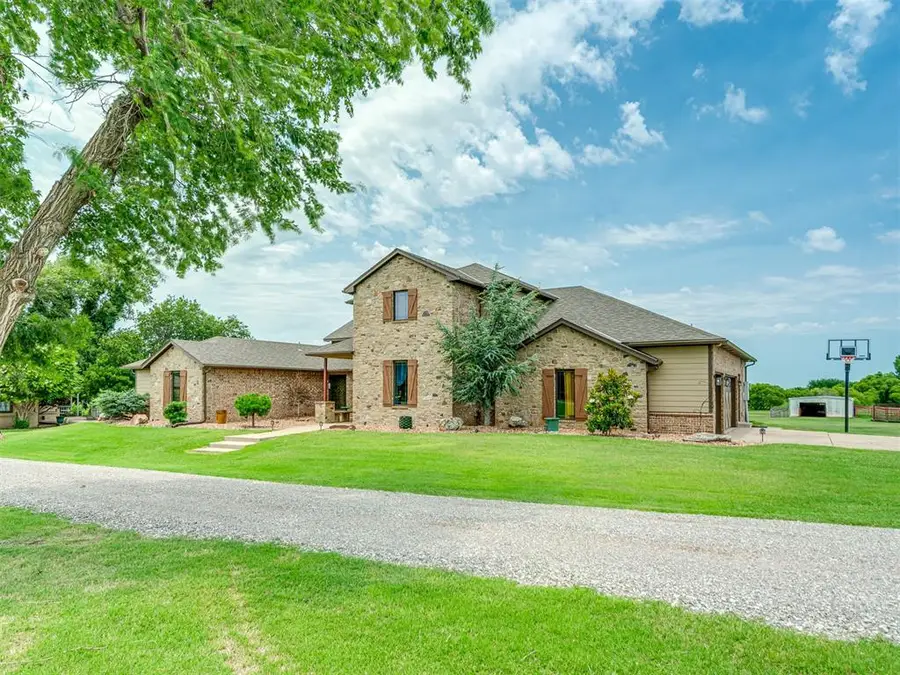 8615 Reno E., El Reno, OK 73036 - #2