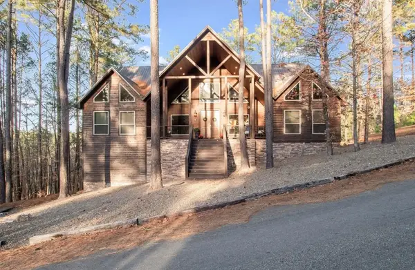 706 Red Berry Trail, Broken Bow, OK 74728