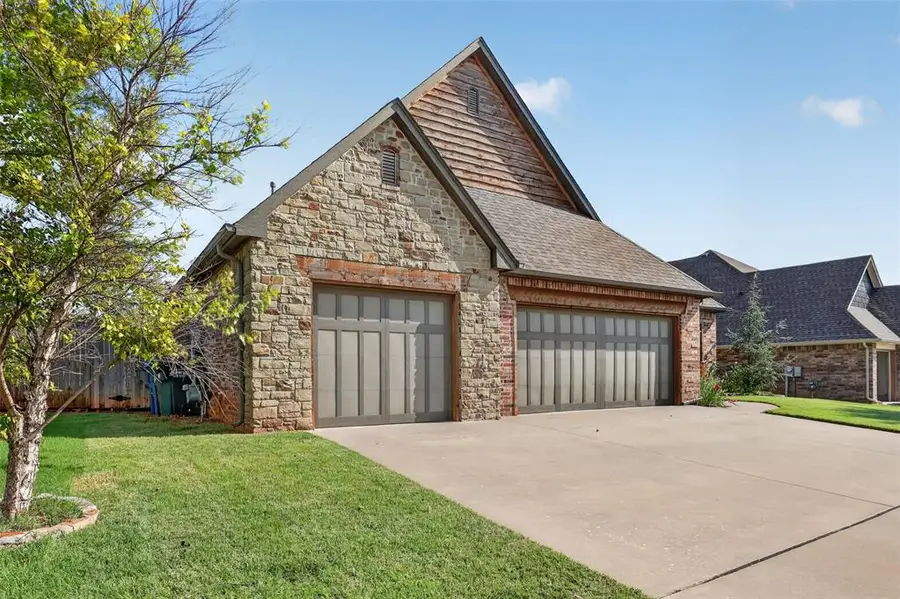 3032 Drake Crest Drive, Edmond, OK 73034 - #2