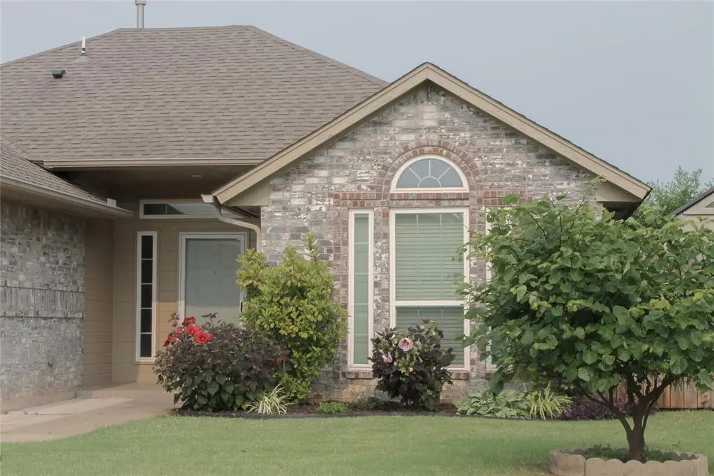 820 Glenwood Drive, Moore, OK 73160 - #1