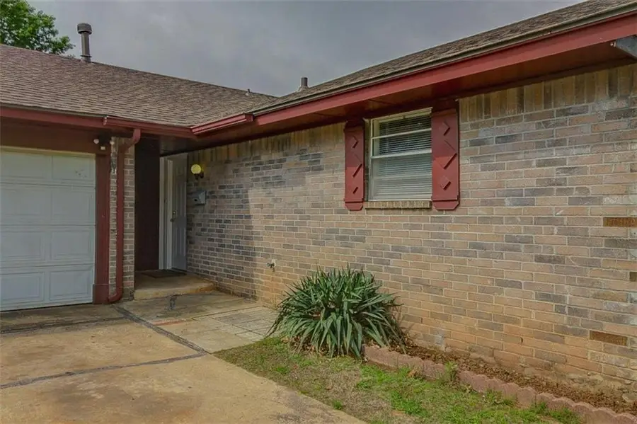 1502 Briar Meadow Road, Norman, OK 73071 - #2