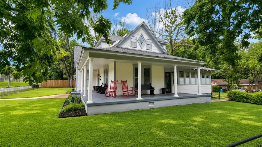 902 NW B Street, Ardmore, OK 73401 - #3