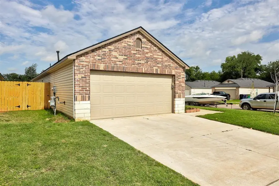 3501 Pete Street, Mustang, OK 73064 - #3
