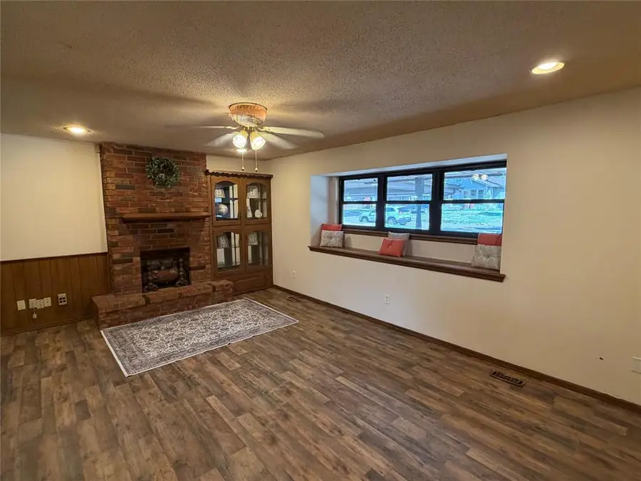 808 N Burns Street, Holdenville, OK 74848 - #3