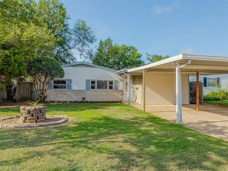 1209 Park Avenue, Chickasha, OK 73018 - #3
