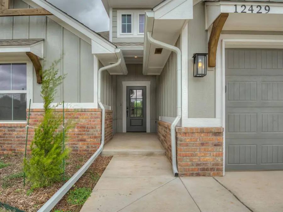 12429 Dolche Vita Drive, Yukon, OK 73099 - #2