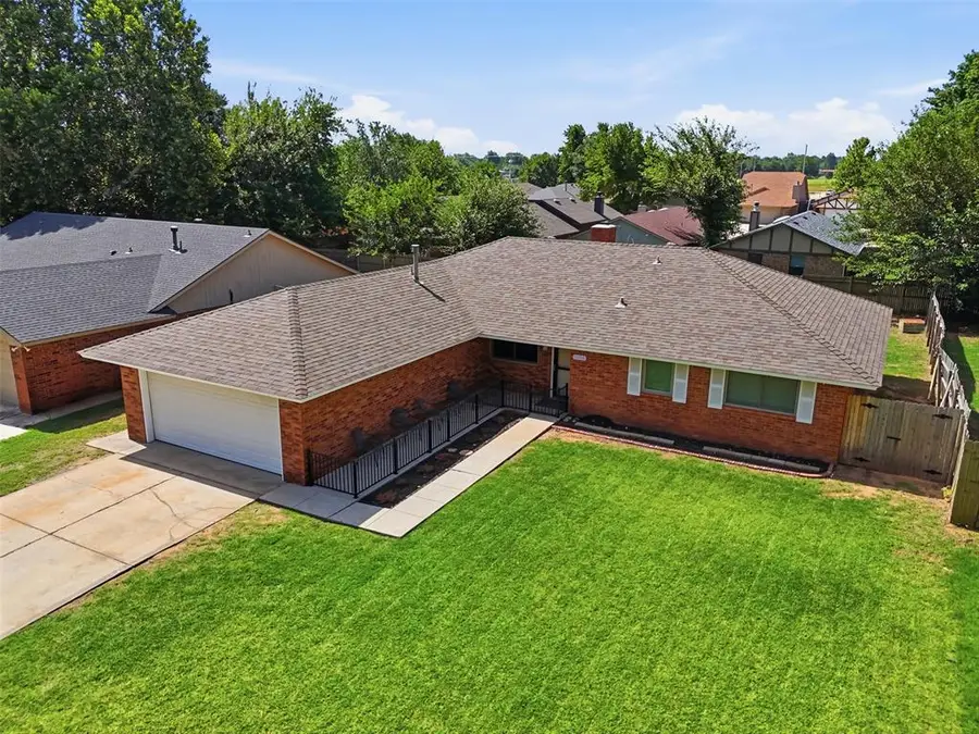 1018 W Windsor Way, Mustang, OK 73064 - #2