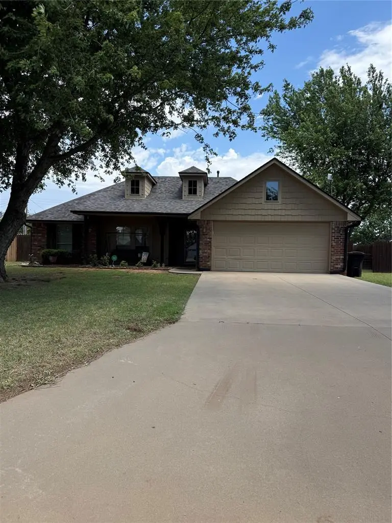215 S Marion Avenue, Hinton, OK 73047 - #1