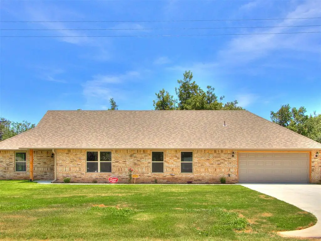 2027 W Nevada Avenue, Chickasha, OK 73018 - #1