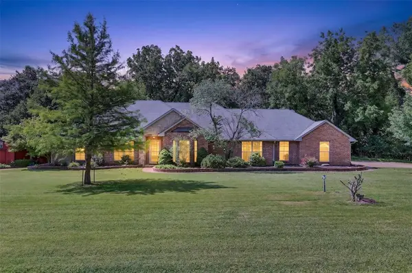 1690 Deerwood Trail, Edmond, OK 73034