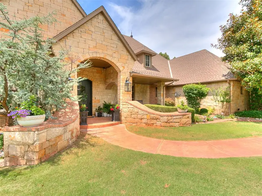 1615 Manchester Avenue, Edmond, OK 73034 - #2