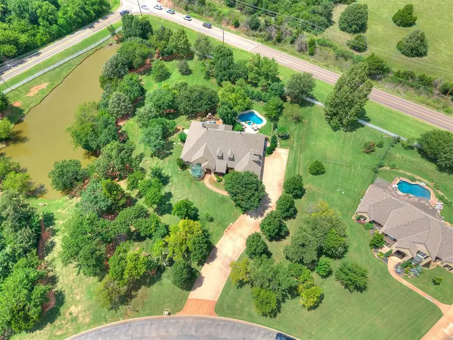 1615 Manchester Avenue, Edmond, OK 73034 - #3
