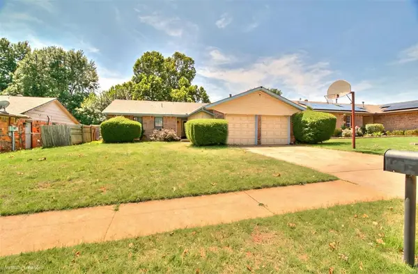 1013 S Morgan Drive, Moore, OK 73160