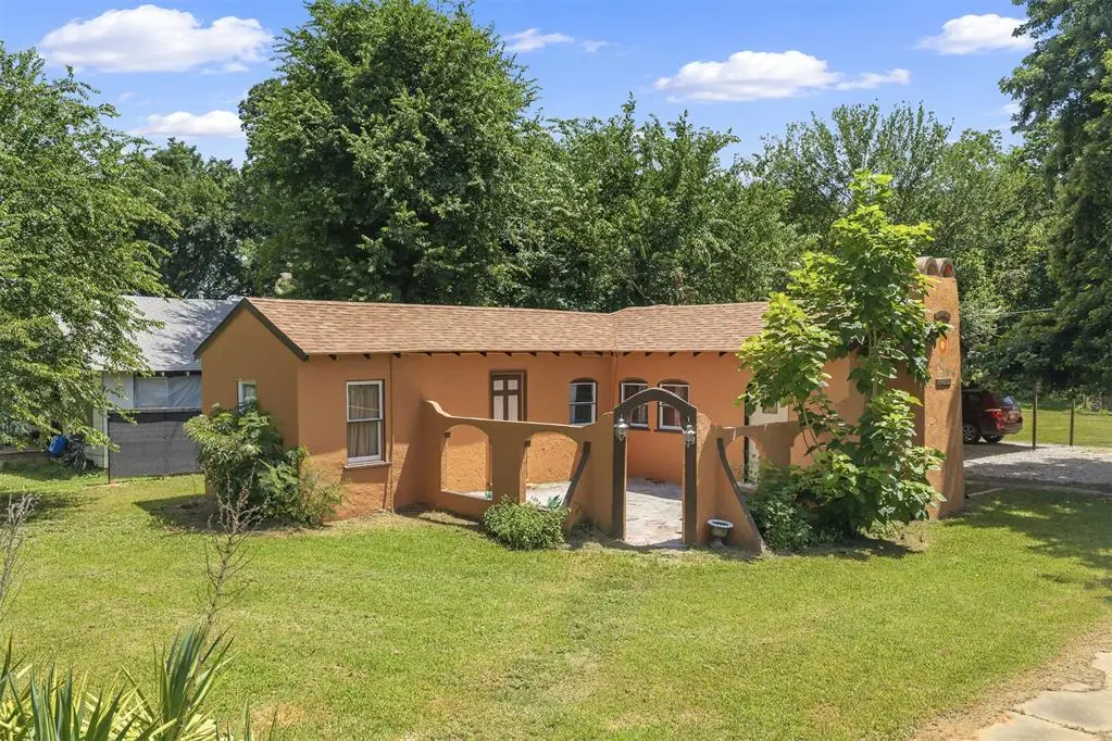 202 Sycamore Street, Pauls Valley, OK 73075 - #1