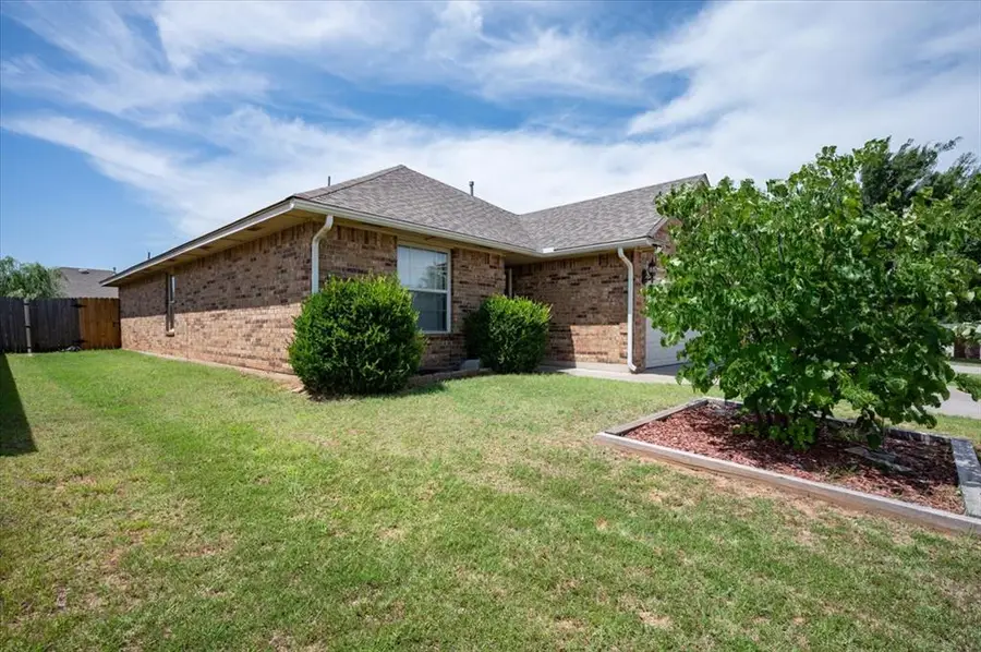 10716 SW 33rd Terrace, Yukon, OK 73099 - #2