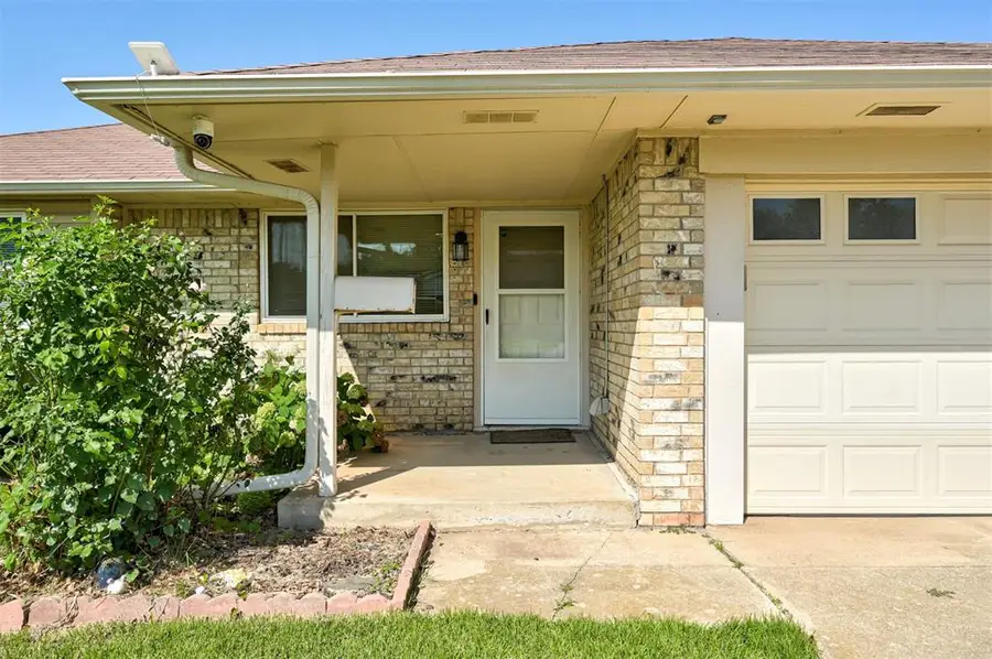 905 Highlander Drive, Moore, OK 73160 - #3