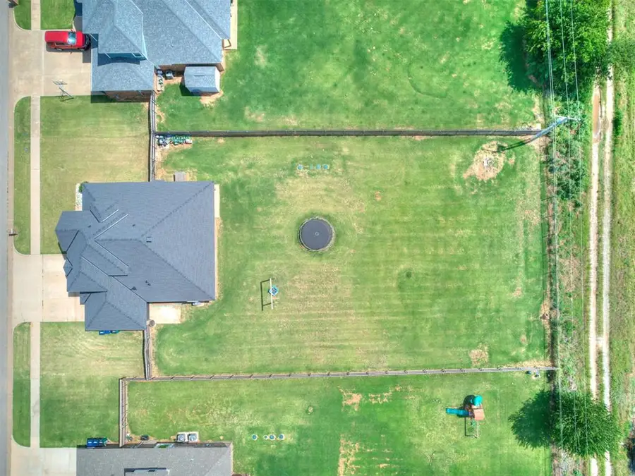 9517 Sullivan Avenue, Yukon, OK 73099 - #2