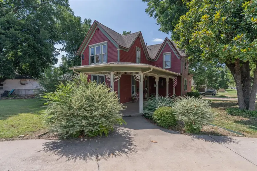 701 S 6th Street, Chickasha, OK 73018 - #3