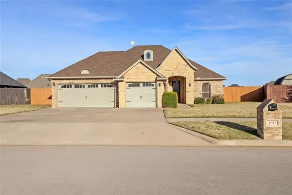 1304 Crimson Drive, Weatherford, OK 73096