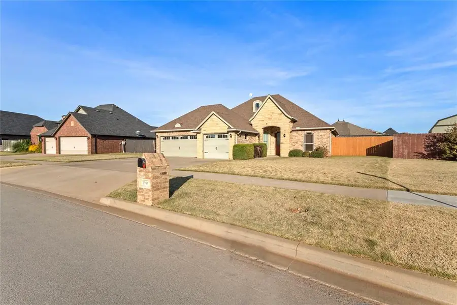 1304 Crimson Drive, Weatherford, OK 73096 - #2
