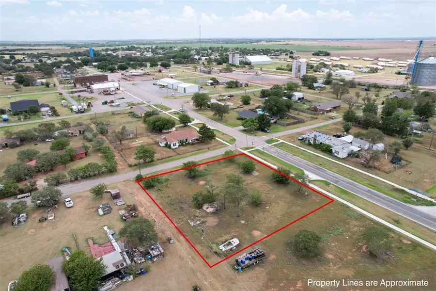 308 W 4th Street, Olustee, OK 73560 - #2