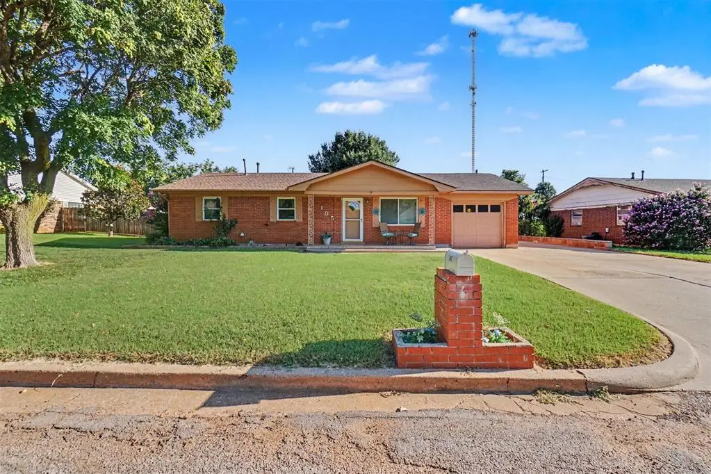 105 W Maple Street, Cordell, OK 73632 - #1