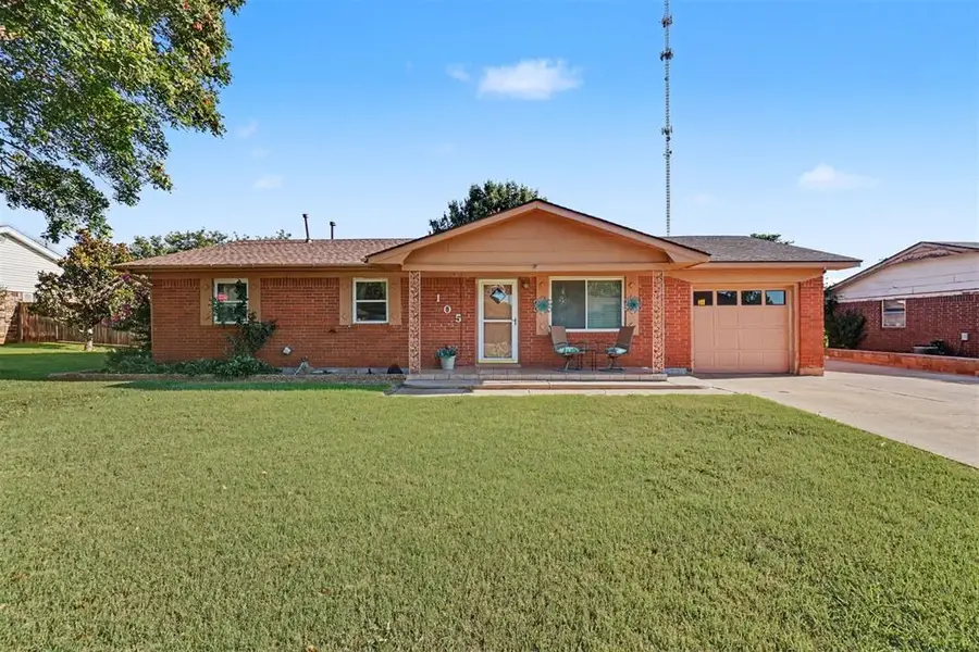 105 W Maple Street, Cordell, OK 73632 - #2