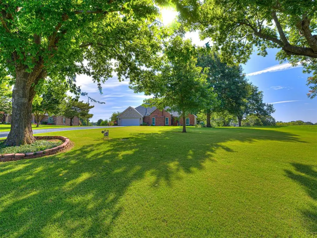 517 S 10th Avenue, Stroud, OK 74079 - #1