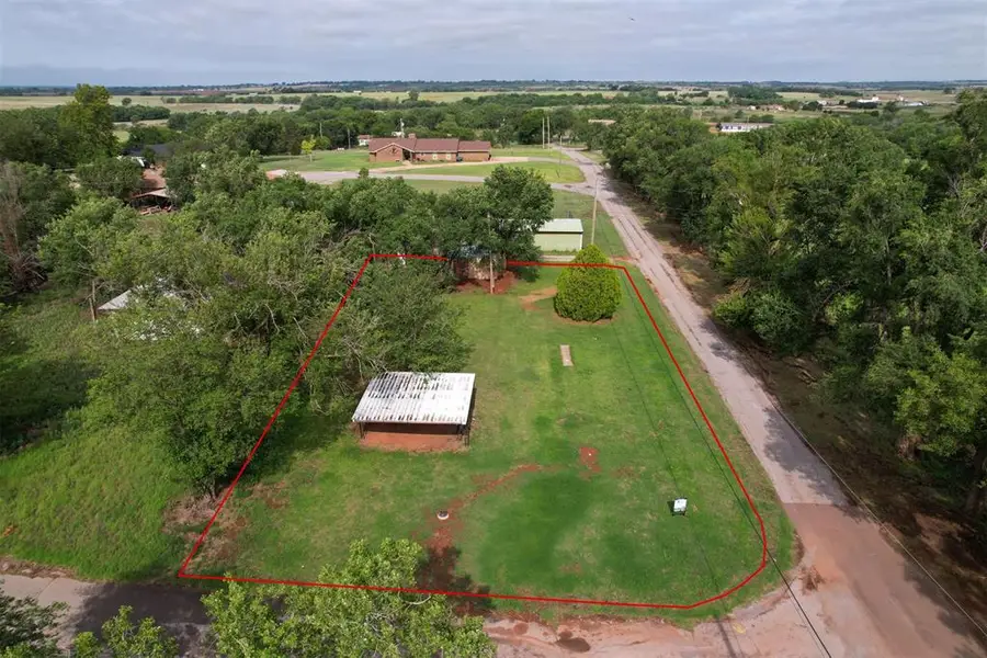 1113 N 7th Street, Sayre, OK 73662 - #2