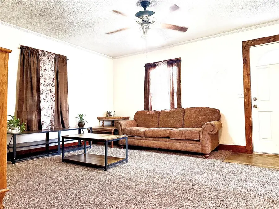 1128 W Tennessee Avenue, Chickasha, OK 73018 - #3