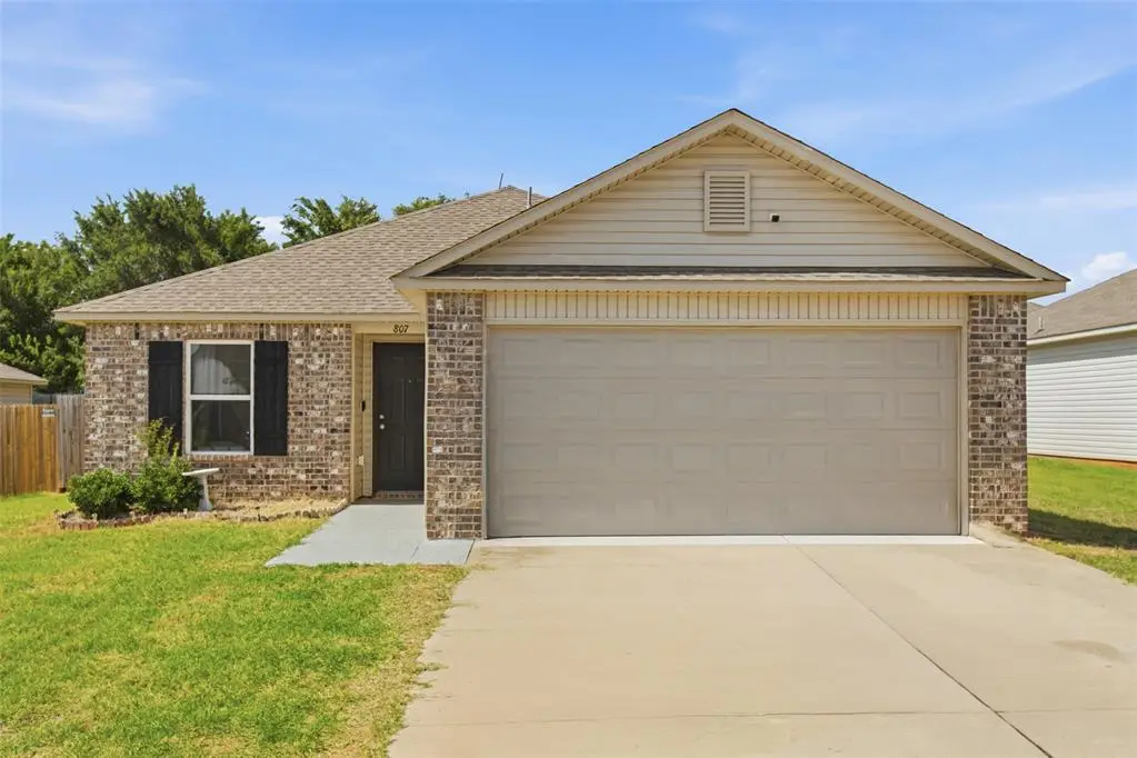 807 W Judy Street, Mustang, OK 73064 - #1