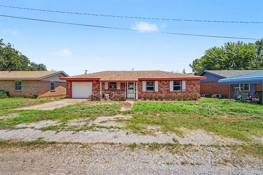 404 N Hardin Avenue, Mangum, OK 73554 - #2