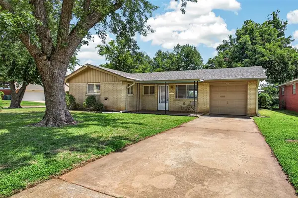 236 Southern Place, Edmond, OK 73013