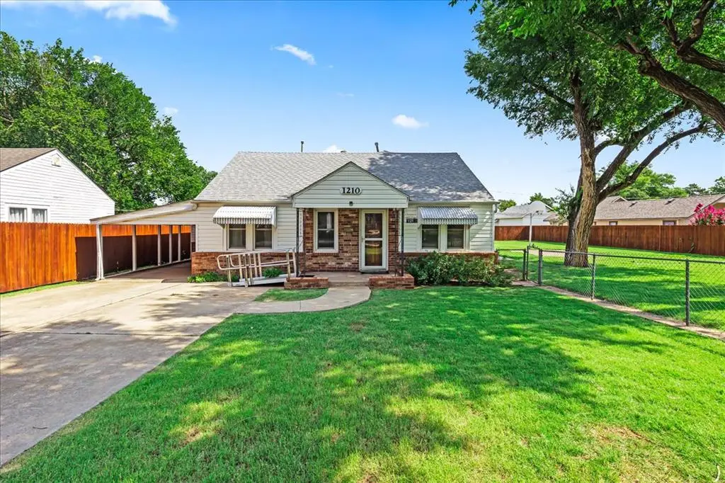 1210 W London Street, El Reno, OK 73036 - #1