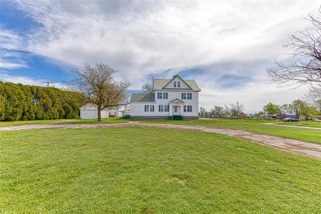 521 S Evans Avenue, Leedey, OK 73654 - #1