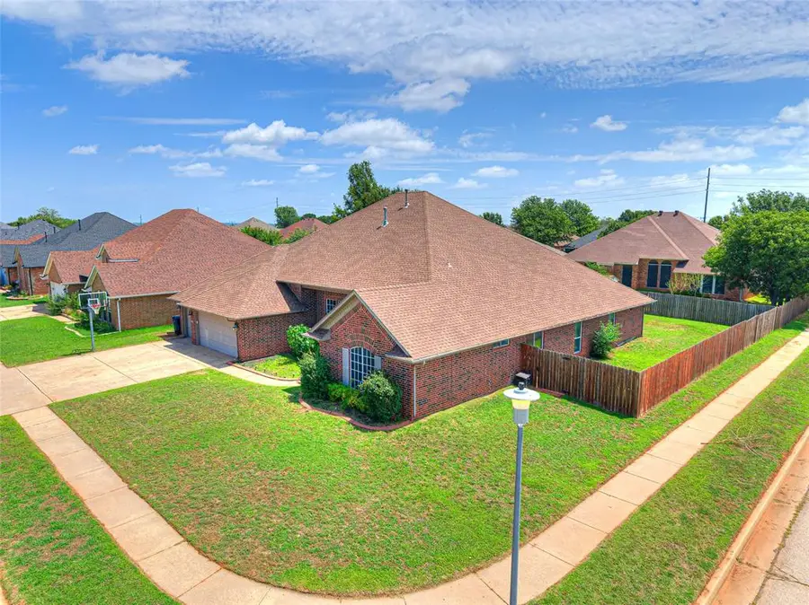 2524 Kingsley Lane, Oklahoma City, OK 73128 - #2