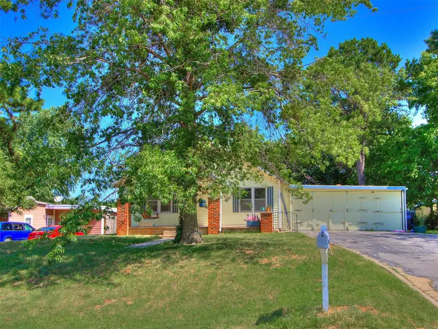 515 W Oklahoma Street, McLoud, OK 74851 - #2