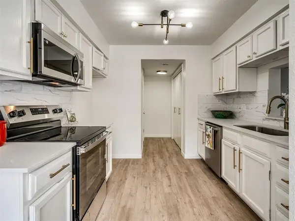 11403 Springhollow Road #201, Oklahoma City, OK 73120