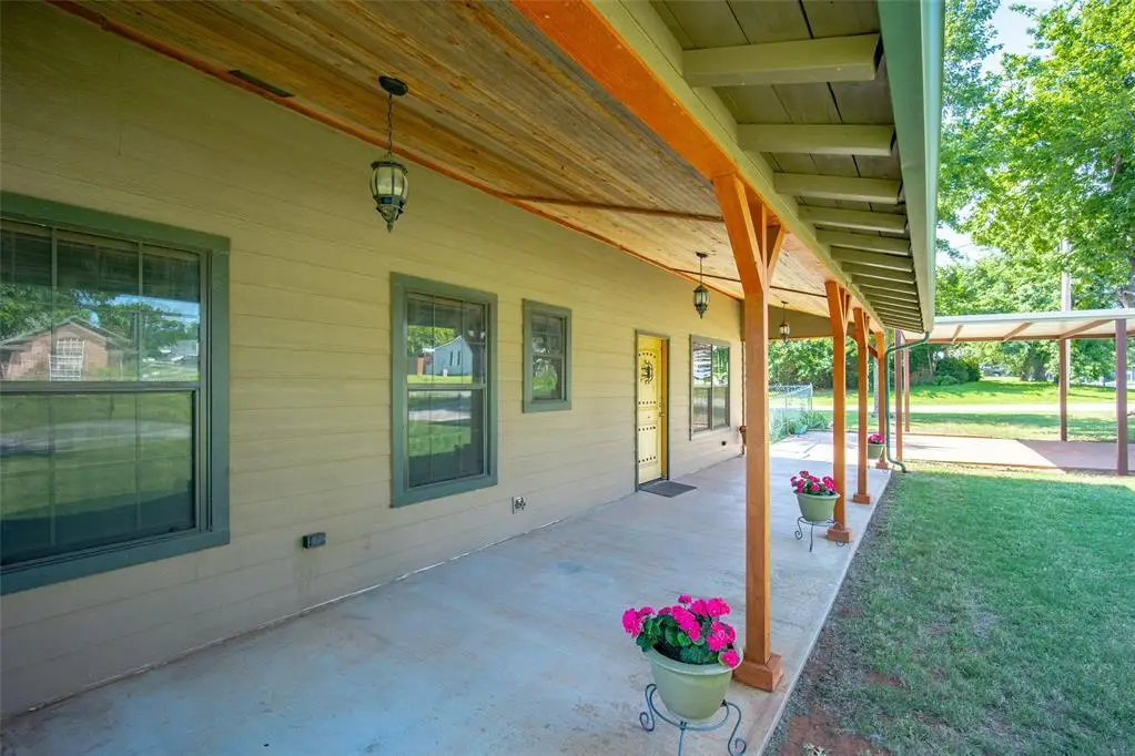 301 NE 5th Street, Blanchard, OK 73010 - #1