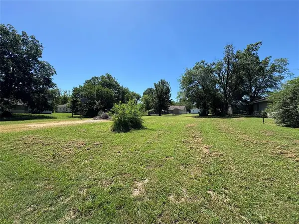620 W 6th Street, Stroud, OK 74079