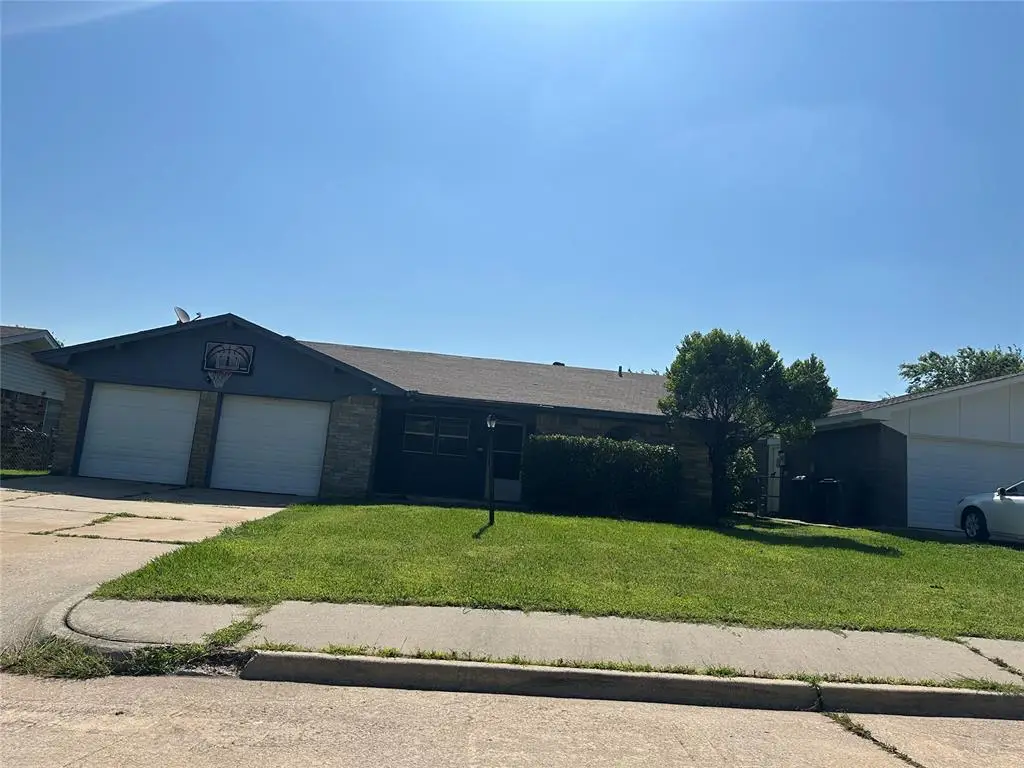811 Ridgeway Drive, Yukon, OK 73099 - #1