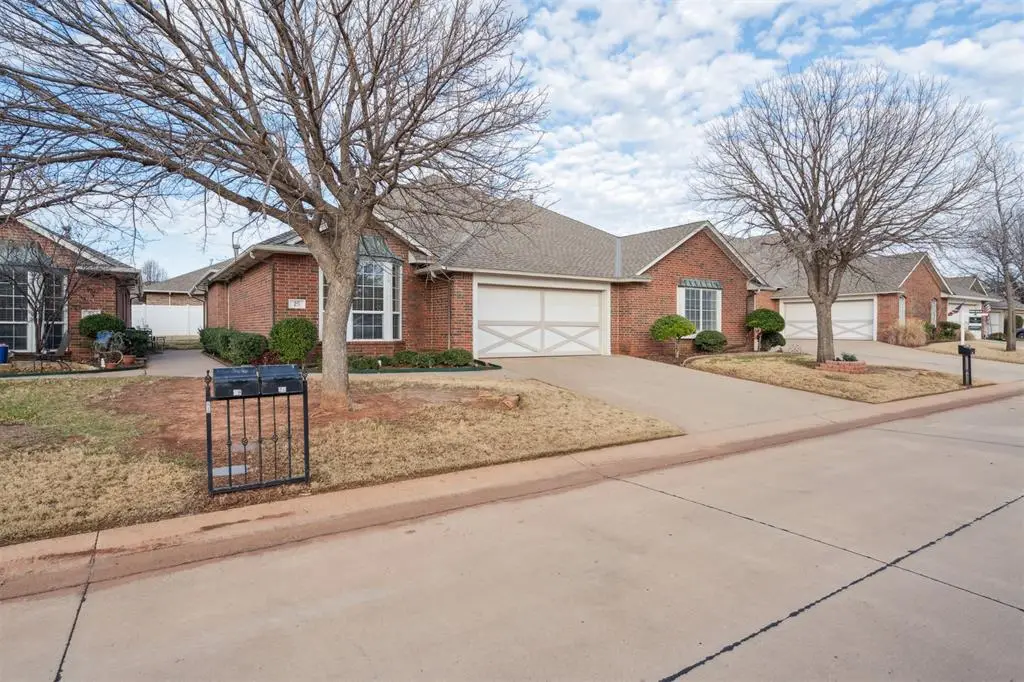 25 Red Admiral Way, Edmond, OK 73013 - #1