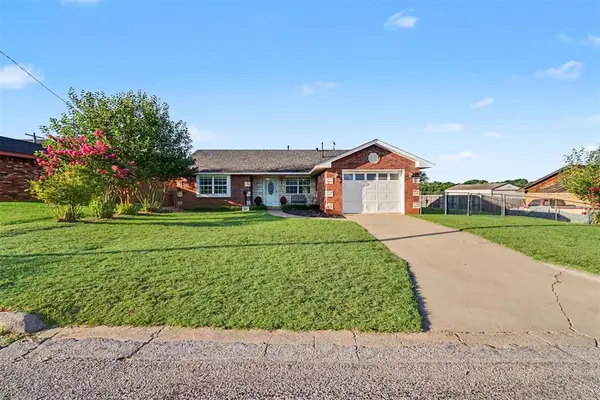 132 Florence Drive, Cordell, OK 73632