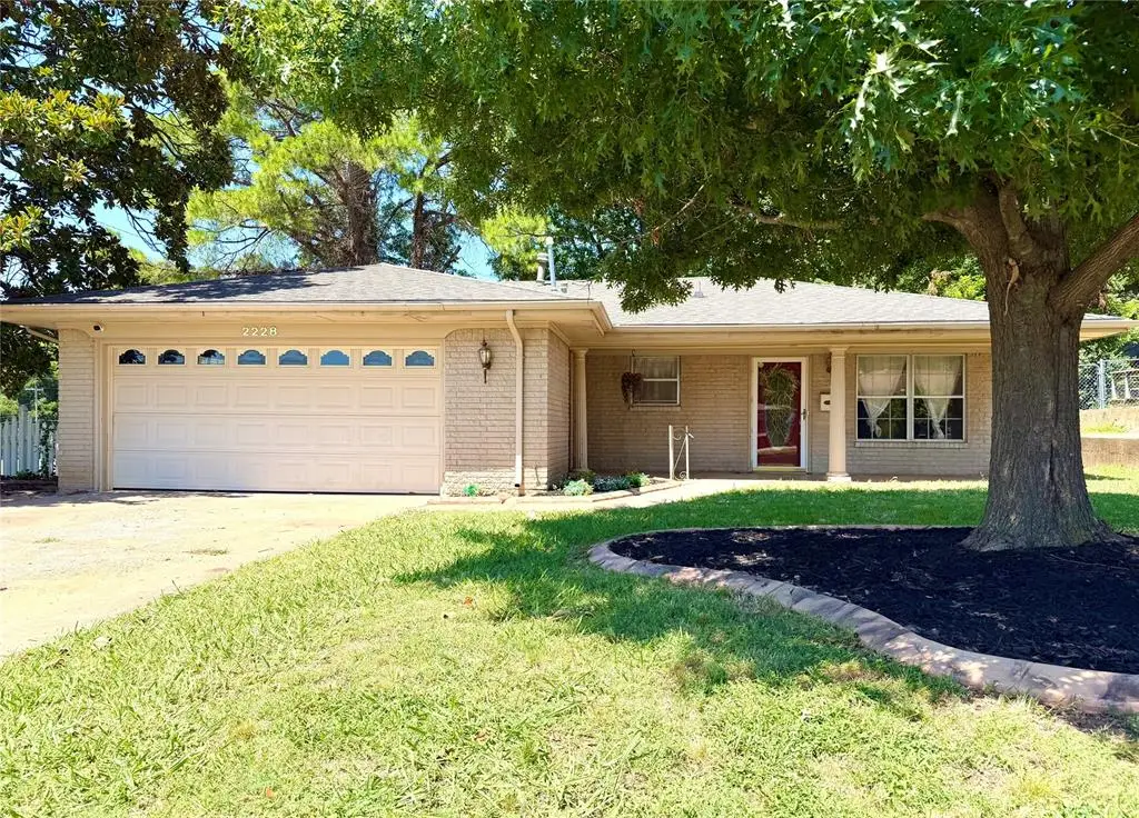 2228 S 11th Street, Chickasha, OK 73018 - #1