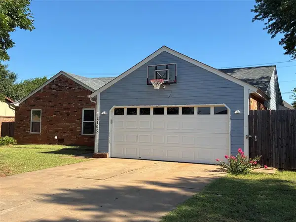 2105 Castle Rock, Edmond, OK 73003