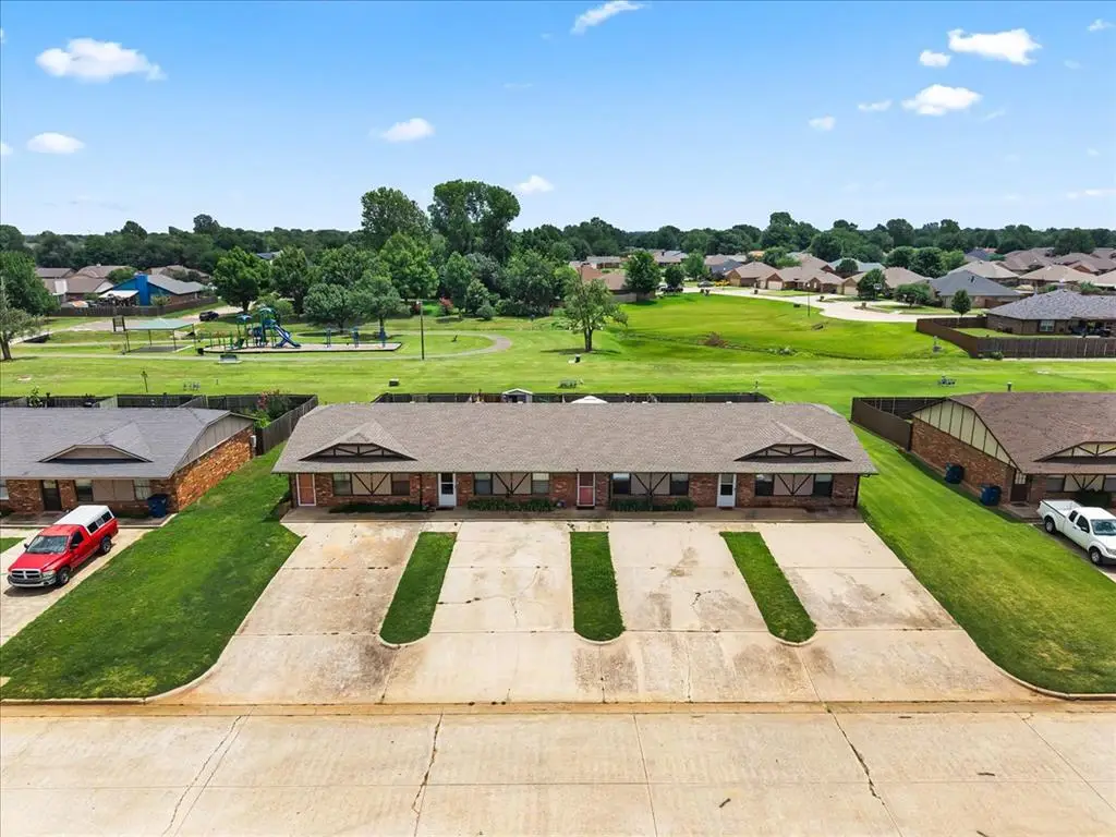 606 N Robin Way, Mustang, OK 73064 - #1