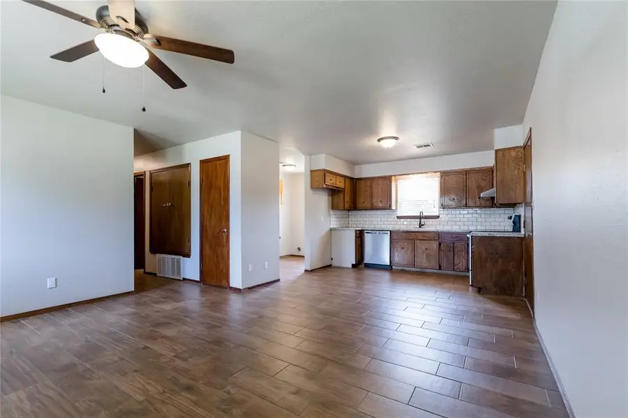 1402 Sherry Court, Elk City, OK 73644 - #3