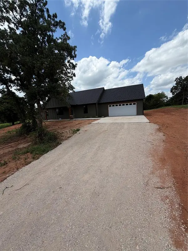 7735 Old Oak Trail, Guthrie, OK 73044