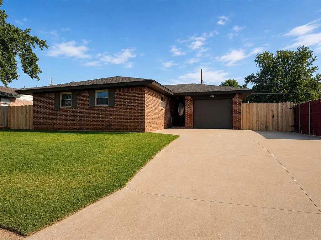 907 W Daniel Street, Weatherford, OK 73096 - #1