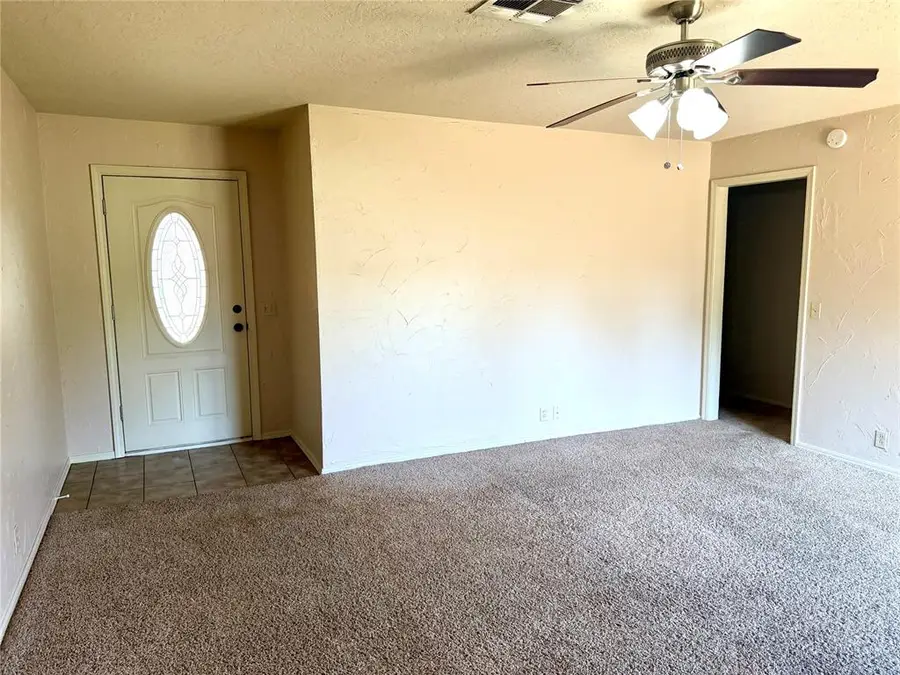 907 W Daniel Street, Weatherford, OK 73096 - #3